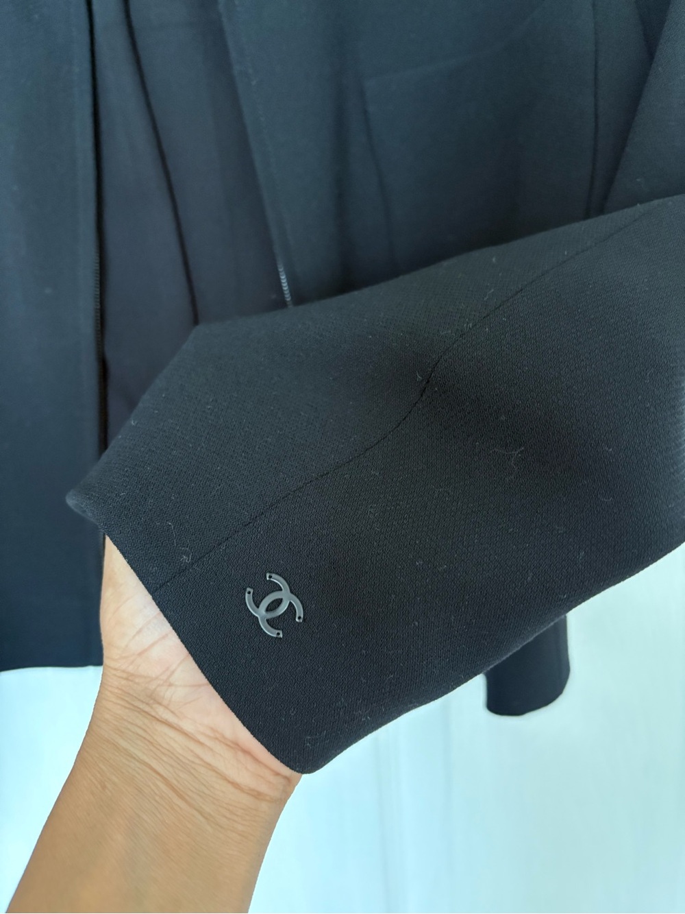 CHANEL Vintage Wool Cropped Blazer Jacket - Picture 6 of 7